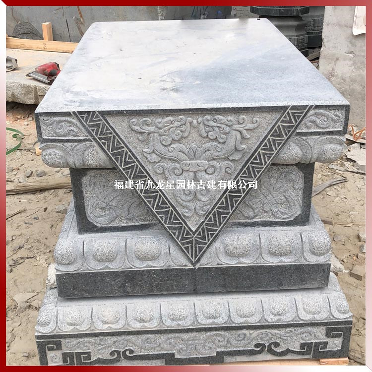 祠堂門口石獅子底座圖片